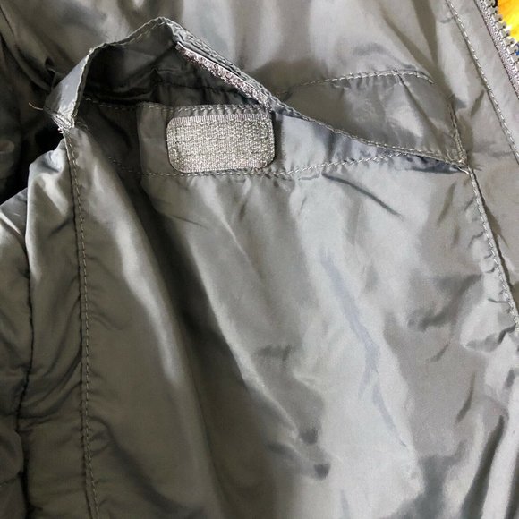 The North Face Men's Full Zip Lightweight Jacket - Picture 10 of 10